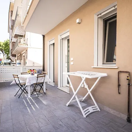 A Due Passi Dal Mare 펜션 *